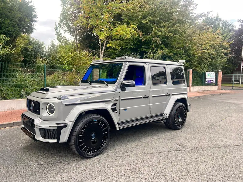 G 63 BRABUS in Silber mit blauem Interieur