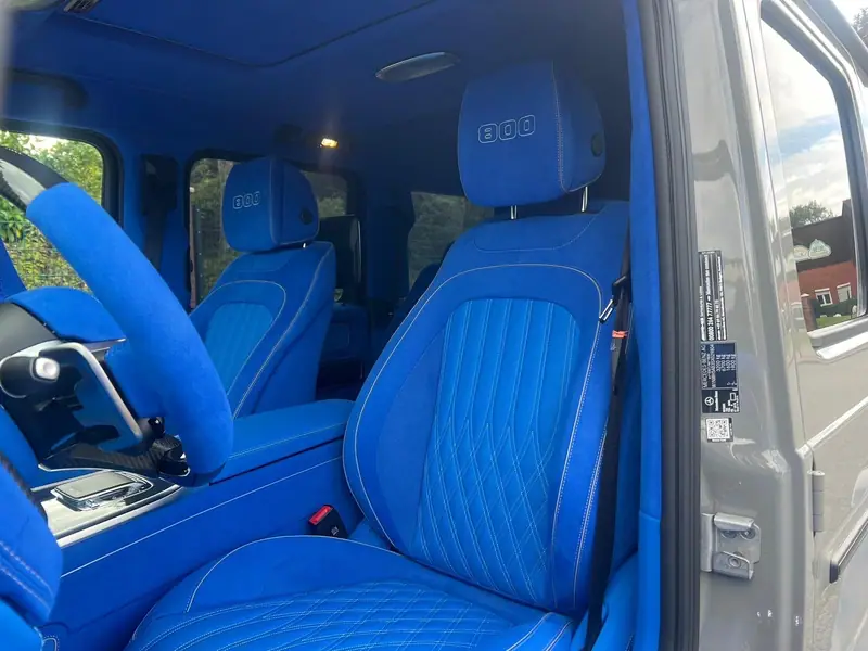 Sitz in blauem Leder