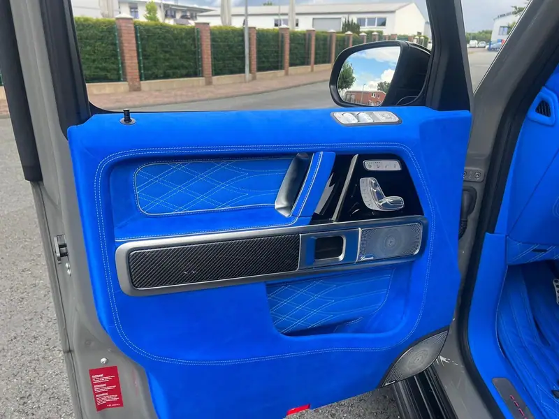 Türverkleidung in Blau