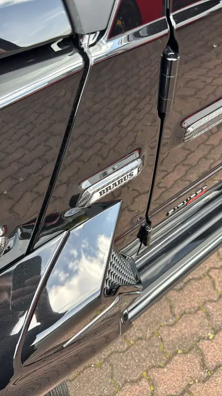 BRABUS-Emblem am Kotflügel